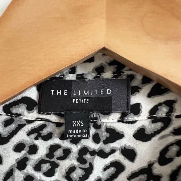 Petite XXS Leopard Print Button Down Shirt - Picture 3 of 4